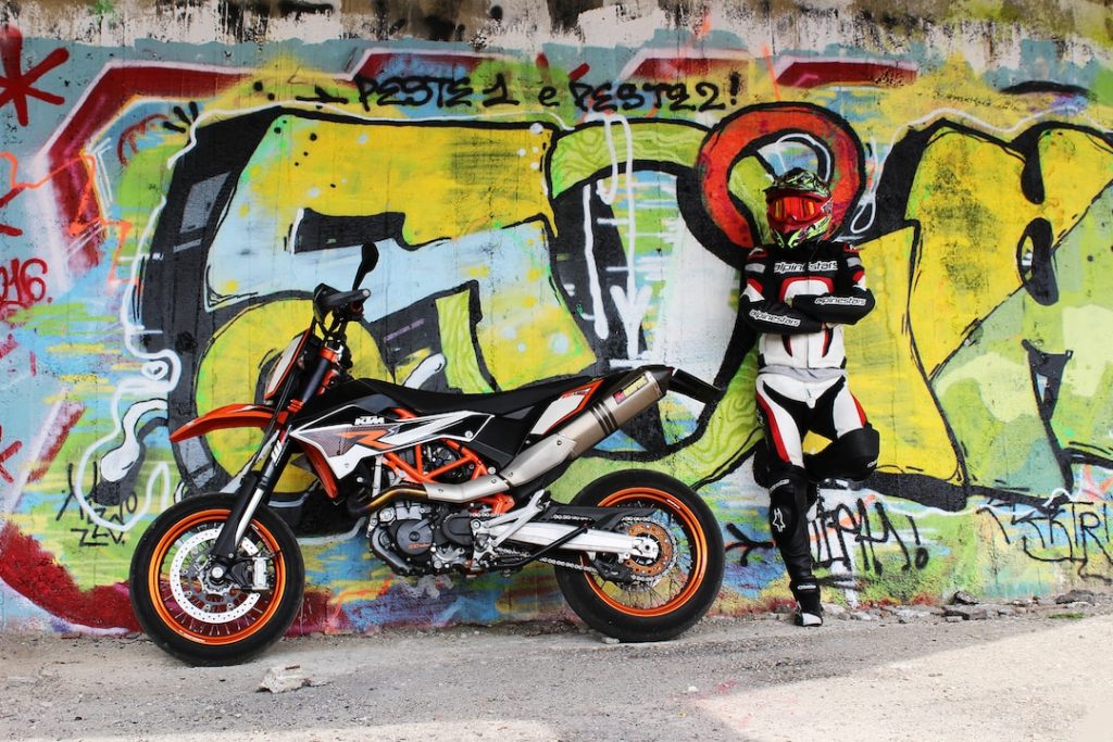best way to spray paint a bike